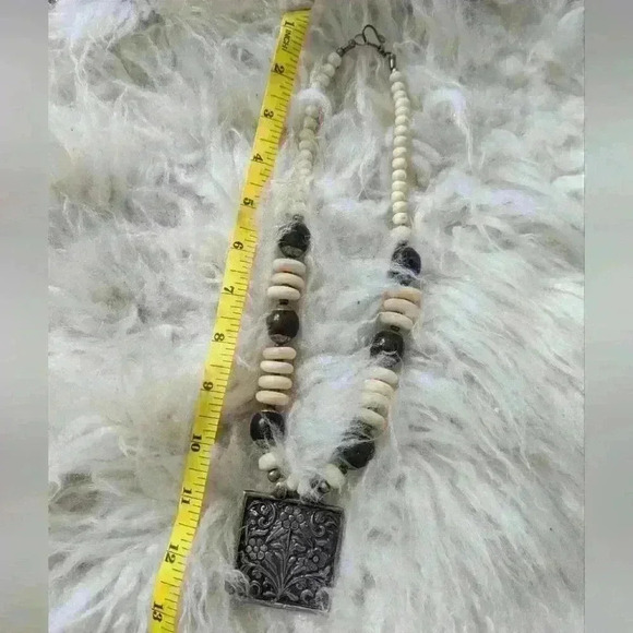 Banana Republic Cream Tribal Ethnic Chunky Black Brown Beaded Necklace - New - Picture 3 of 3